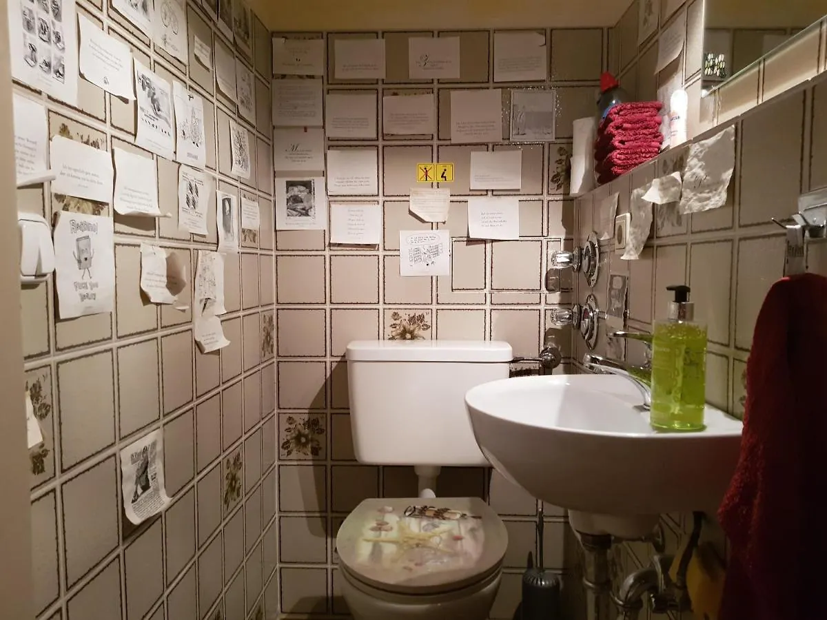 Schönes, großes, privates Doppelzimmer an der U-Bahn München 0*,  Deutschland